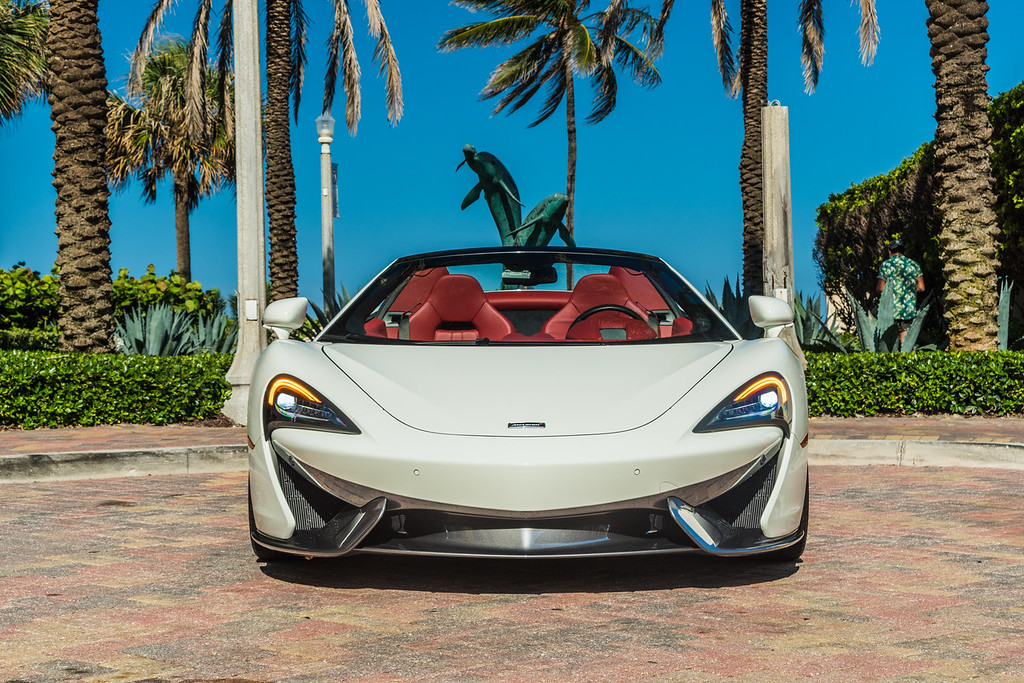 2019-MCLAREN 570S-CONVERTIBLE-WHITERED (5)