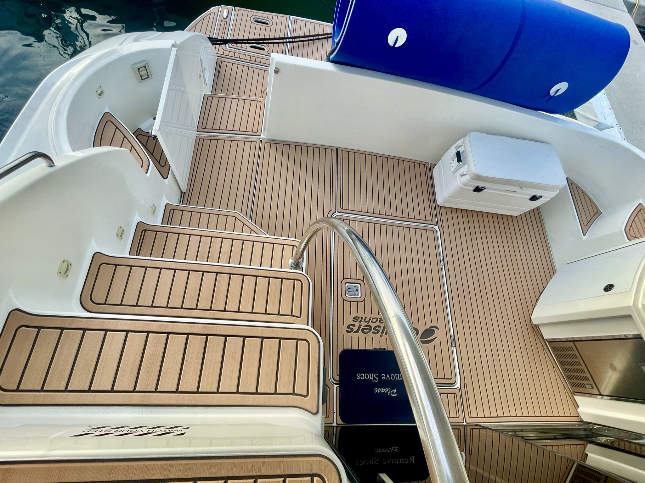 48Cruiser-Sport-Fly-Bridge-5.jpg