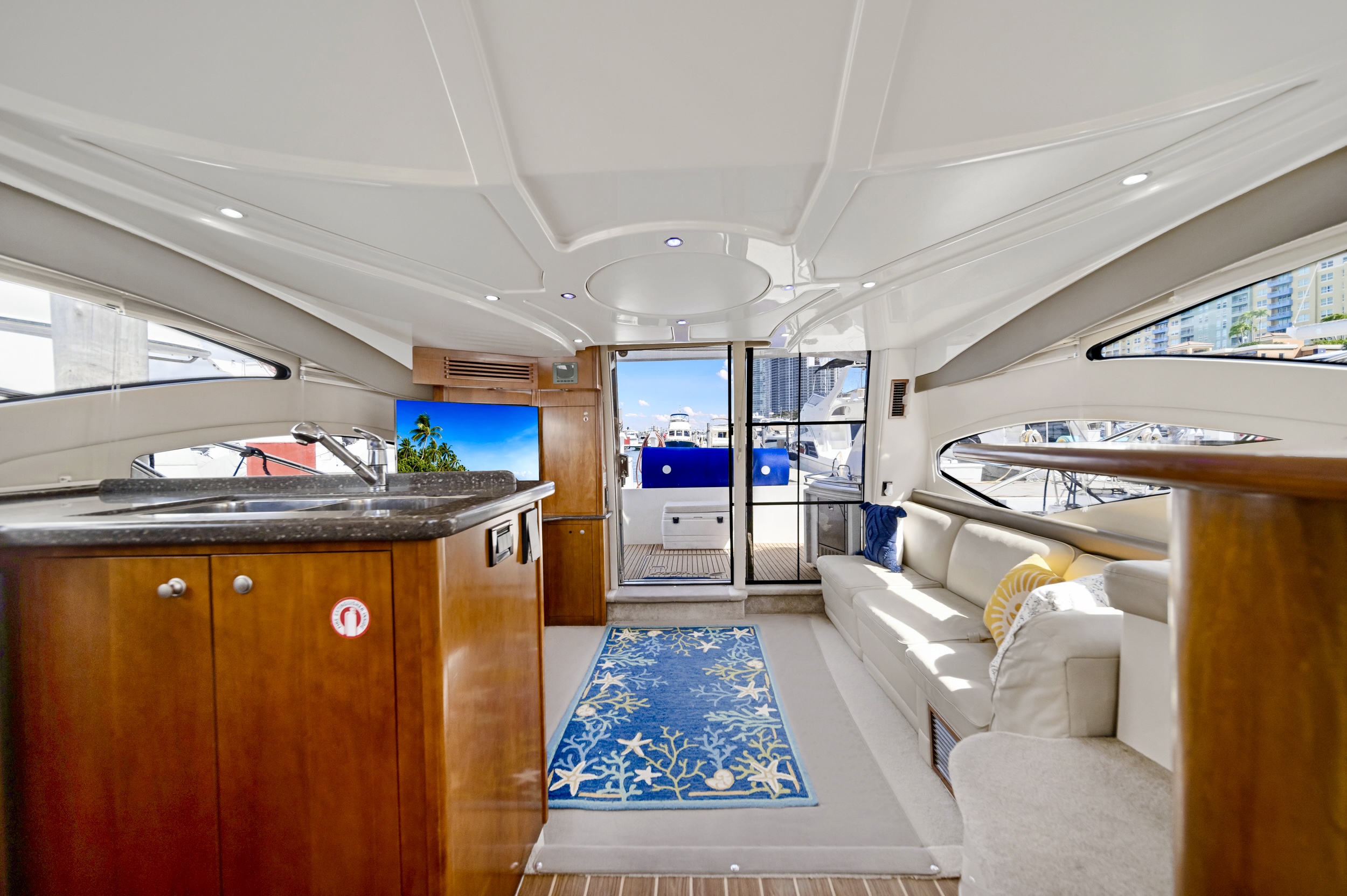 48Cruiser-Sport-Fly-Bridge-8.jpg