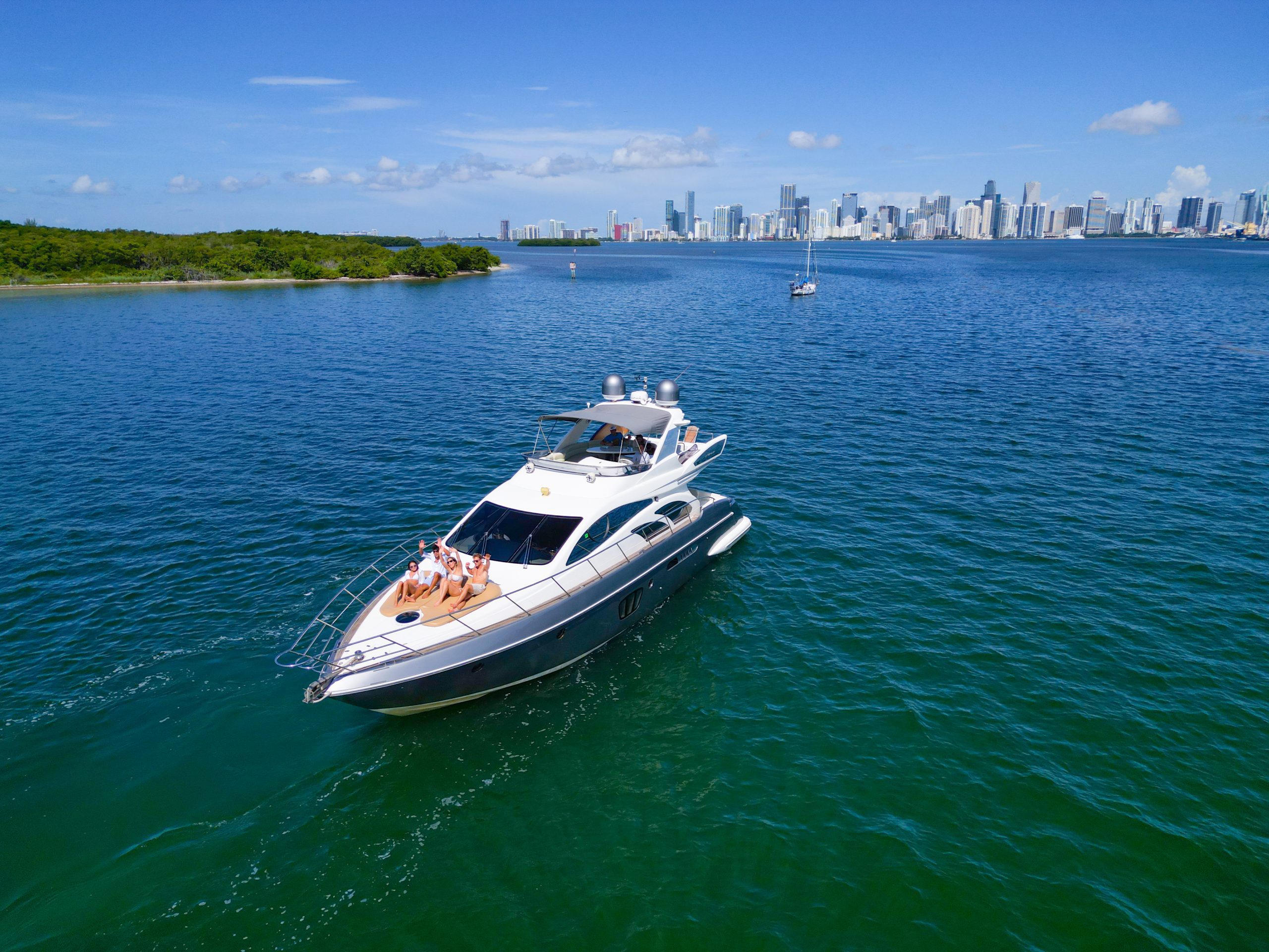 57Azimut-Flybridge-17-scaled-1.jpg