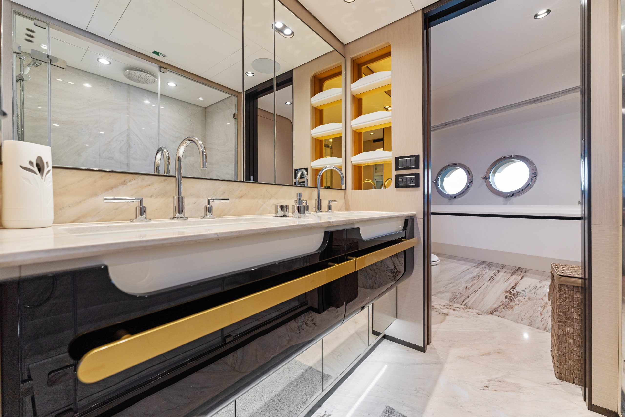 88Azimut-25-scaled-1.jpg