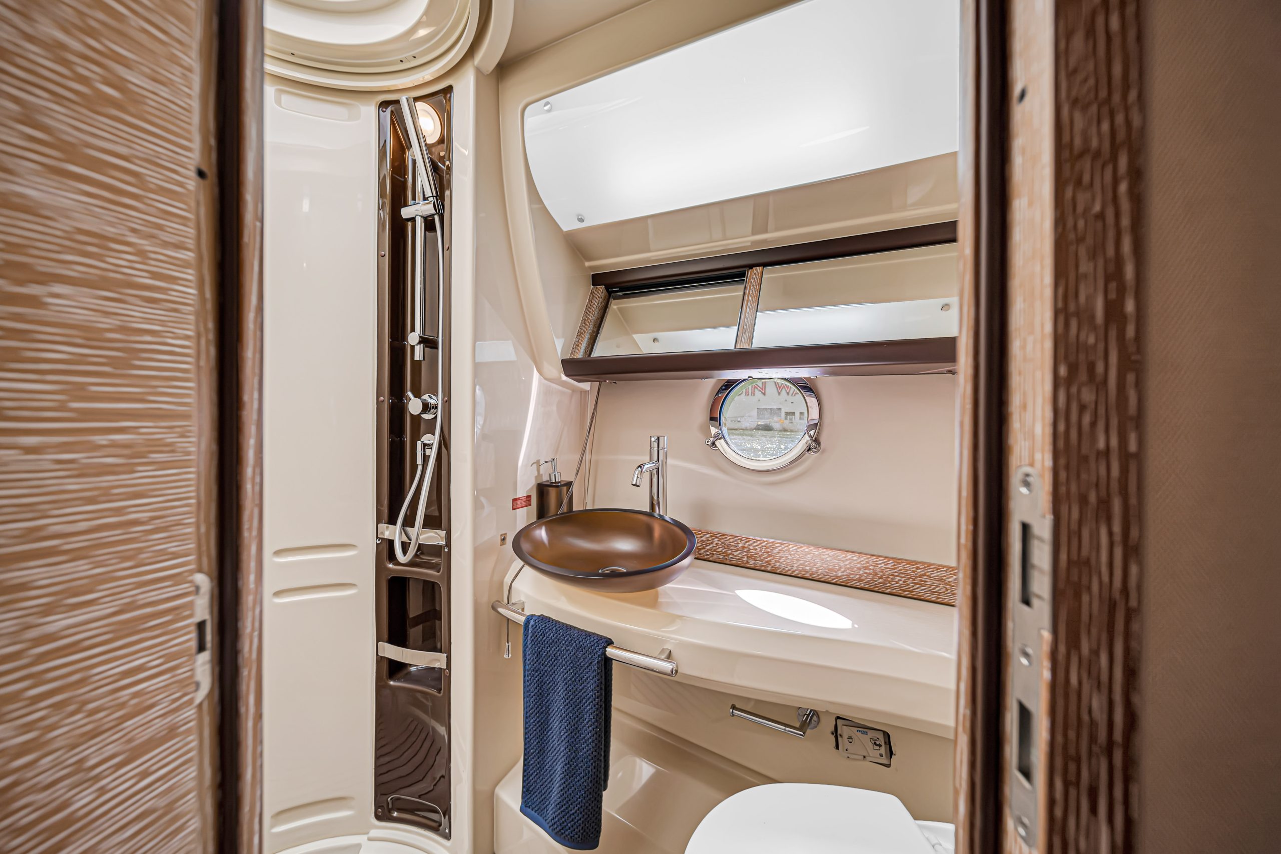 42Azimut (5)
