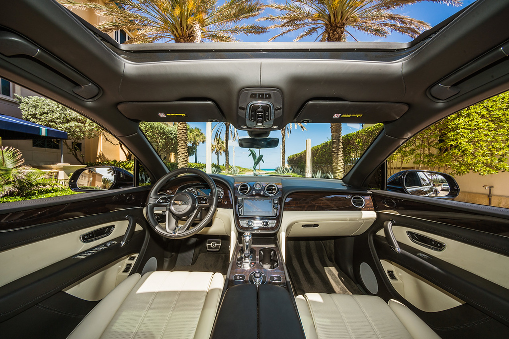 2019-BENTLEY-BENTAYGA-BLACKBEIGE (13)