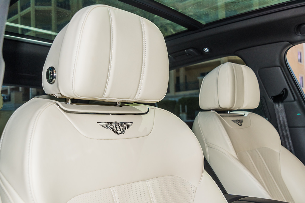 2019-BENTLEY-BENTAYGA-BLACKBEIGE (2)