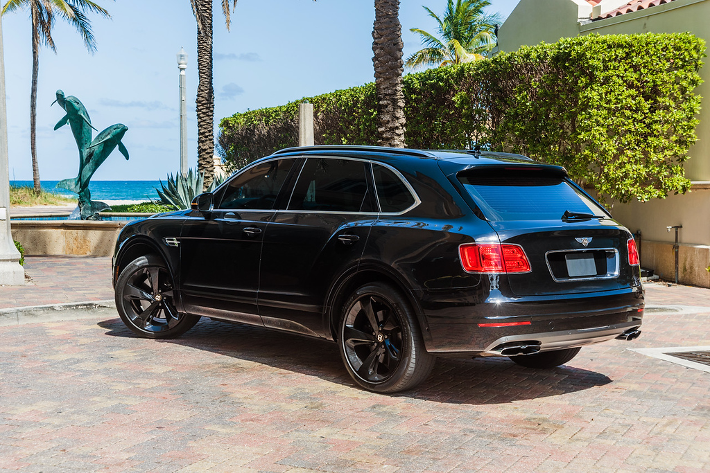 2019-BENTLEY-BENTAYGA-BLACKBEIGE (7)