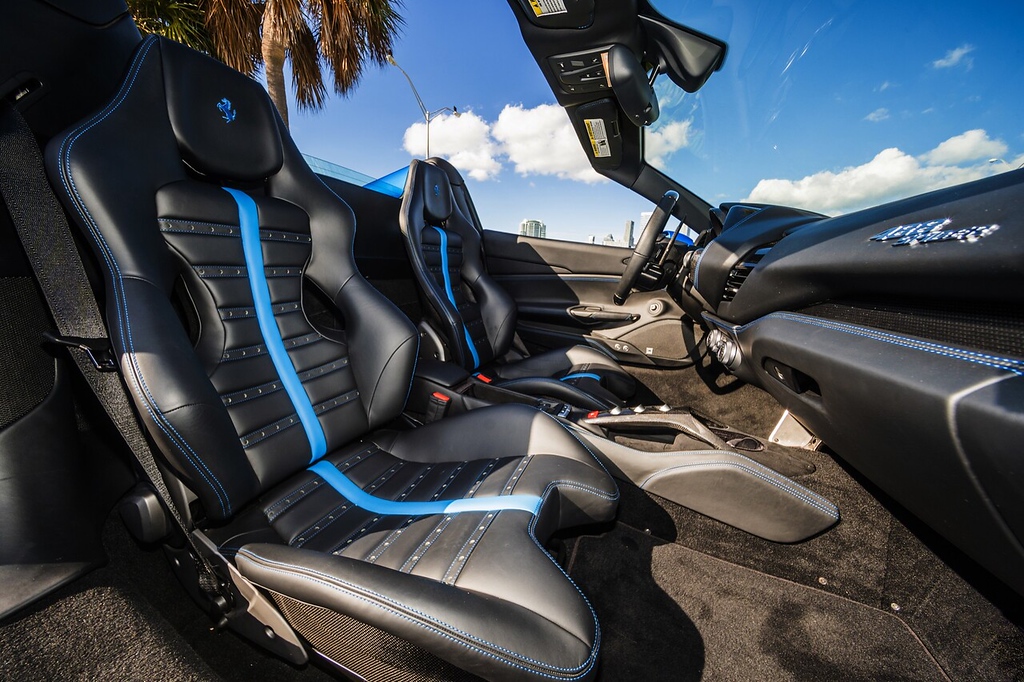 2019-FERRARI-488-CONVERTIBLE-BLUEBLACK (3)