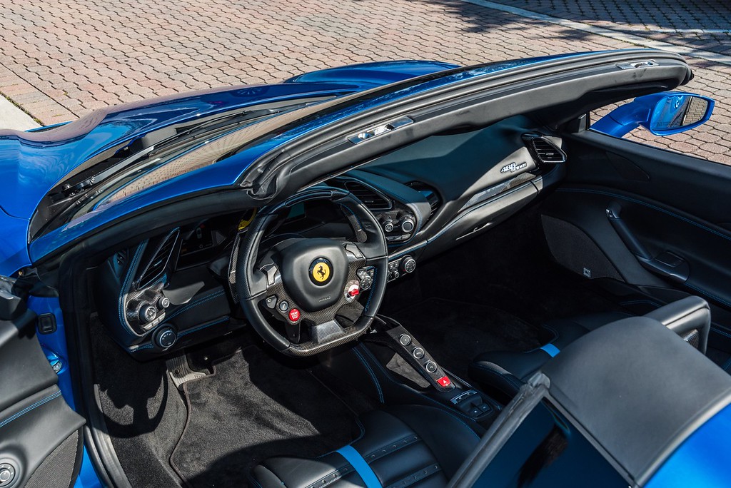 2019-FERRARI-488-CONVERTIBLE-BLUEBLACK (4)