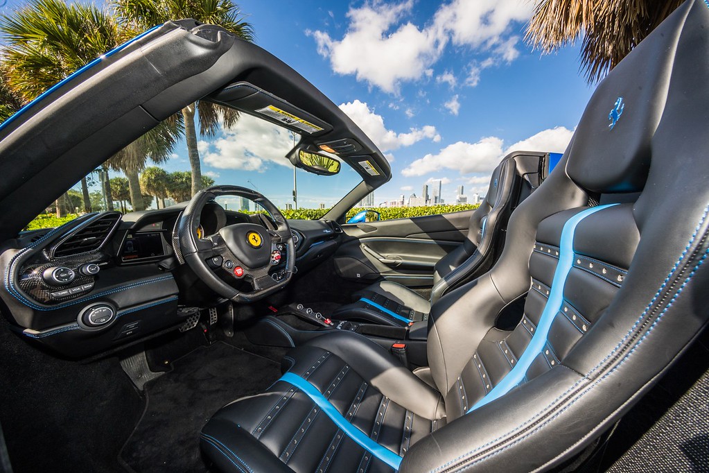 2019-FERRARI-488-CONVERTIBLE-BLUEBLACK (7)