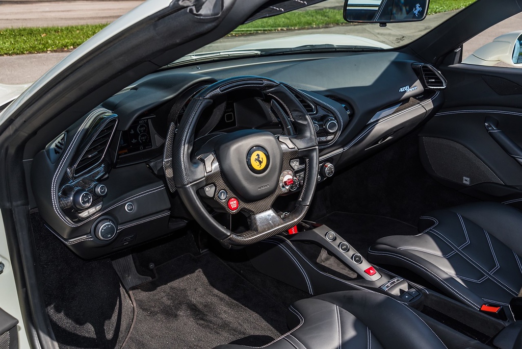 2019-FERRARI-488-CONVERTIBLE-WHITEBLACK (14)