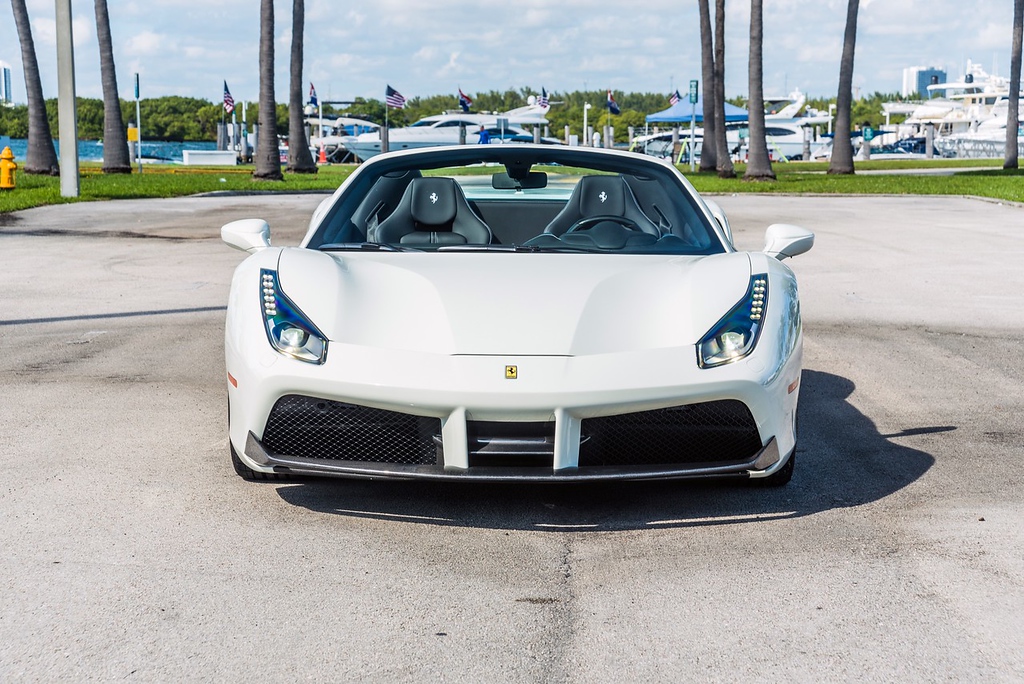 2019-FERRARI-488-CONVERTIBLE-WHITEBLACK (2)