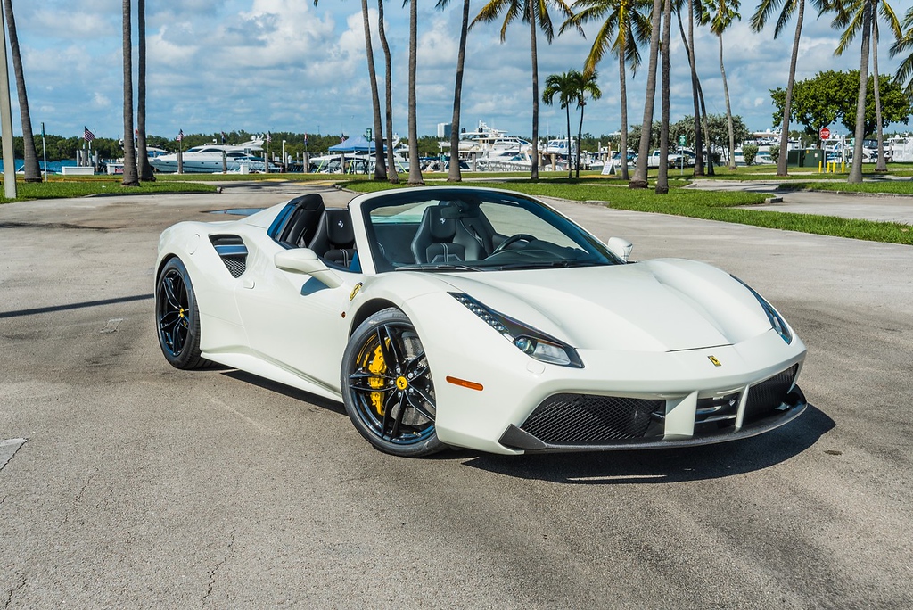 2019-FERRARI-488-CONVERTIBLE-WHITEBLACK (5)