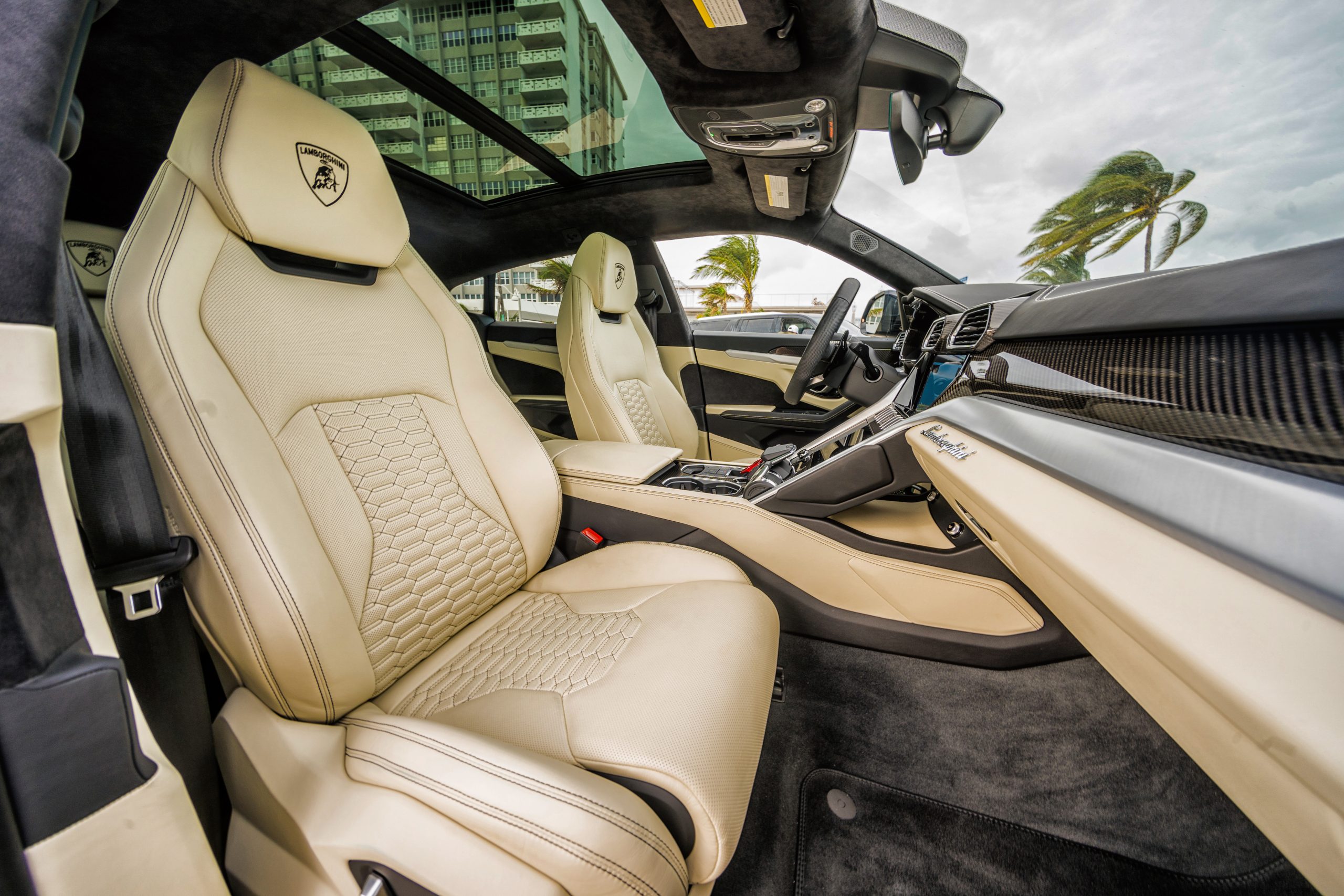 2019-LAMBORGHINI URUS-BLACKCRÈME (18)
