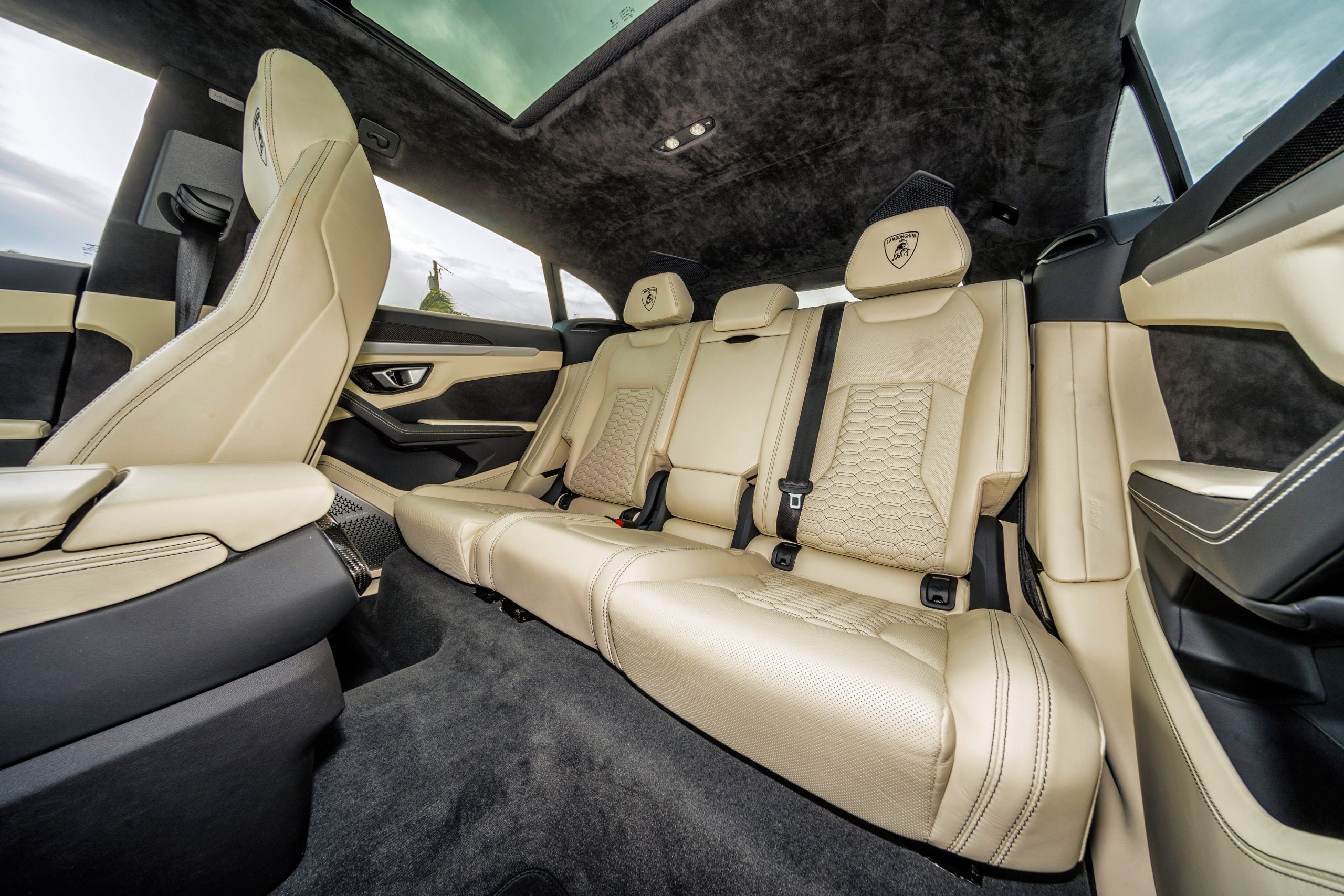 2019-LAMBORGHINI URUS-BLACKCRÈME (19)