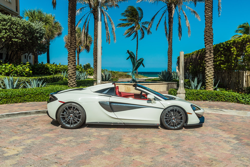2019-MCLAREN 570S-CONVERTIBLE-WHITERED (11)