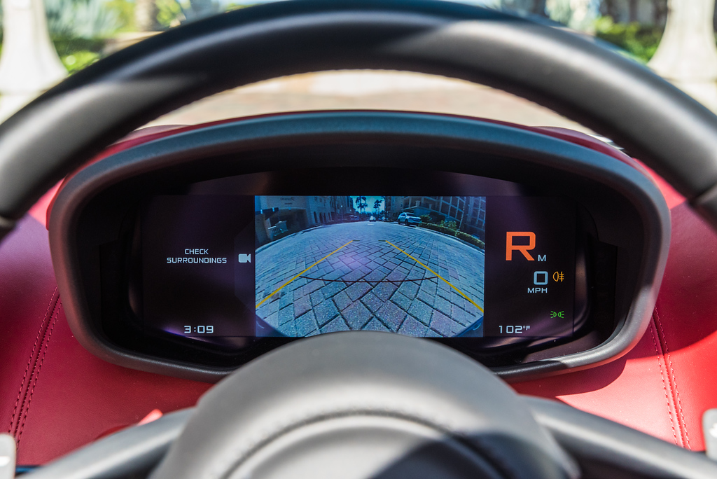2019-MCLAREN 570S-CONVERTIBLE-WHITERED (18)