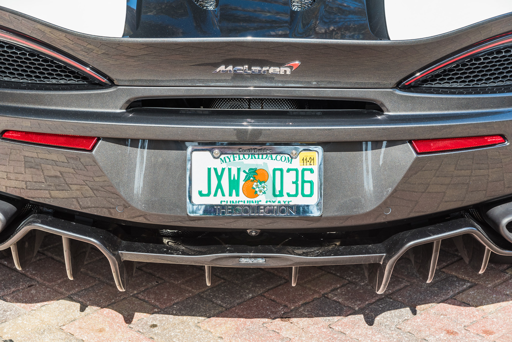 2019-MCLAREN 570S-CONVERTIBLE-WHITERED (24)