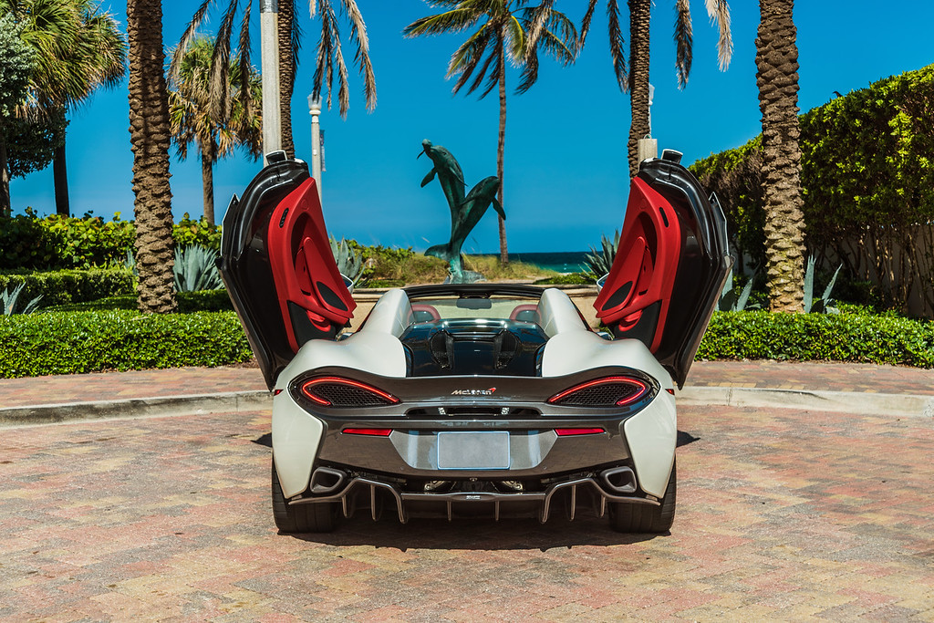 2019-MCLAREN 570S-CONVERTIBLE-WHITERED (25)