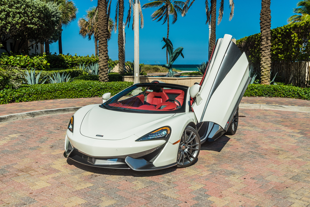 2019-MCLAREN 570S-CONVERTIBLE-WHITERED (3)