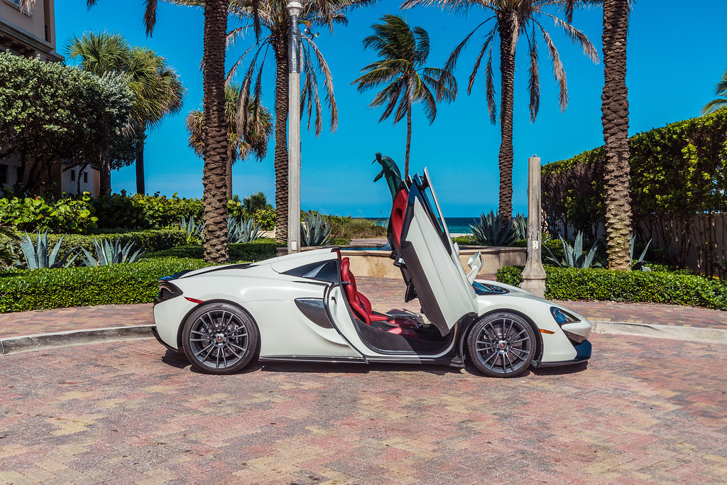 2019-MCLAREN 570S-CONVERTIBLE-WHITERED (35)