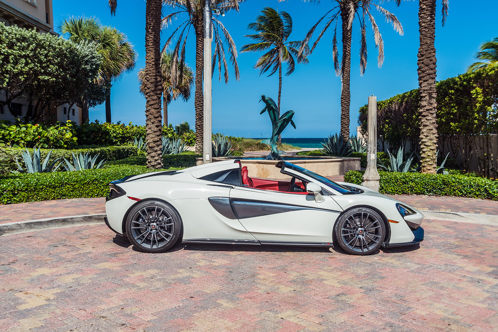 2019-MCLAREN 570S-CONVERTIBLE-WHITERED (36)