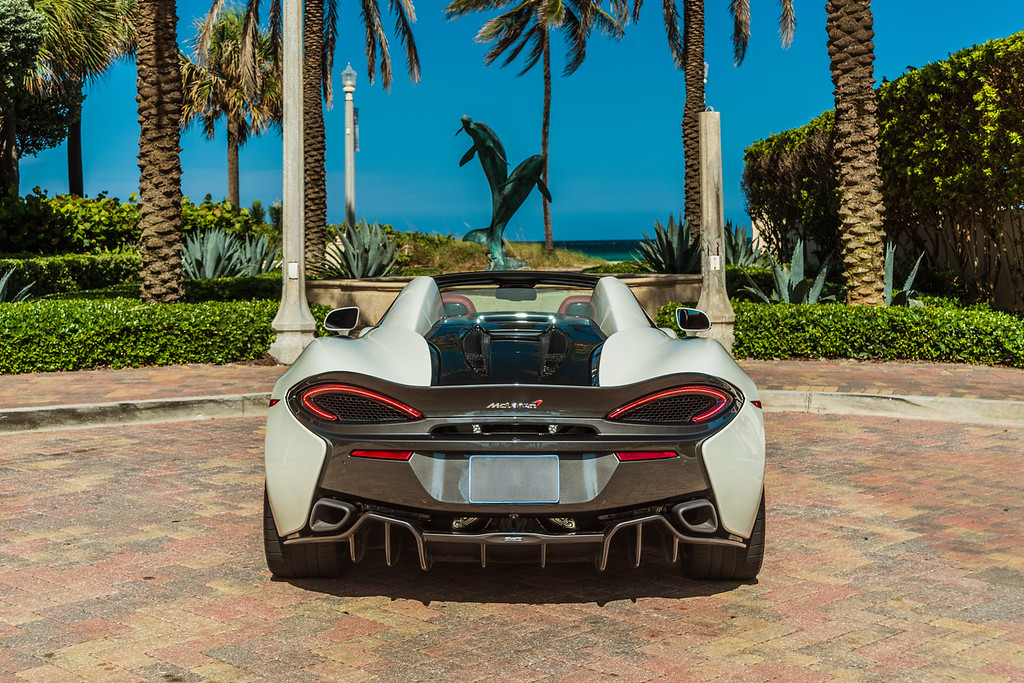 2019-MCLAREN 570S-CONVERTIBLE-WHITERED (7)