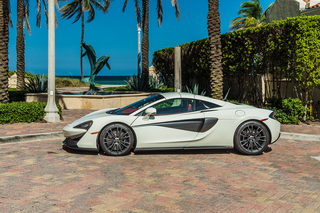 2019-MCLAREN 570S-CONVERTIBLE-WHITERED (9)