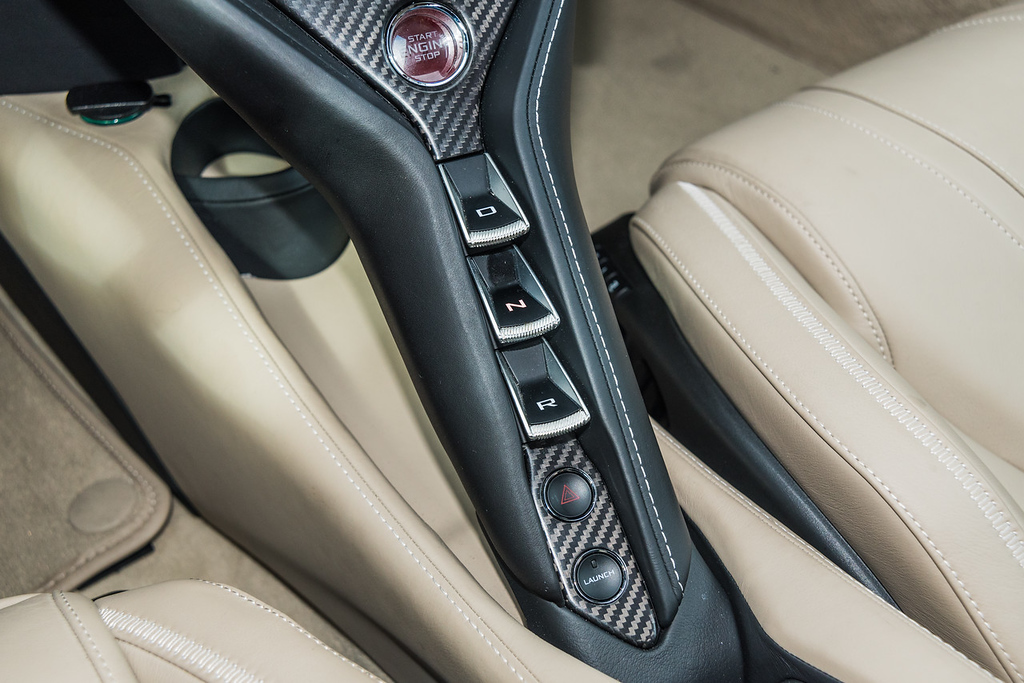 2019-MCLAREN 720S-CONVERTIBLE-BLUECREAM (2)