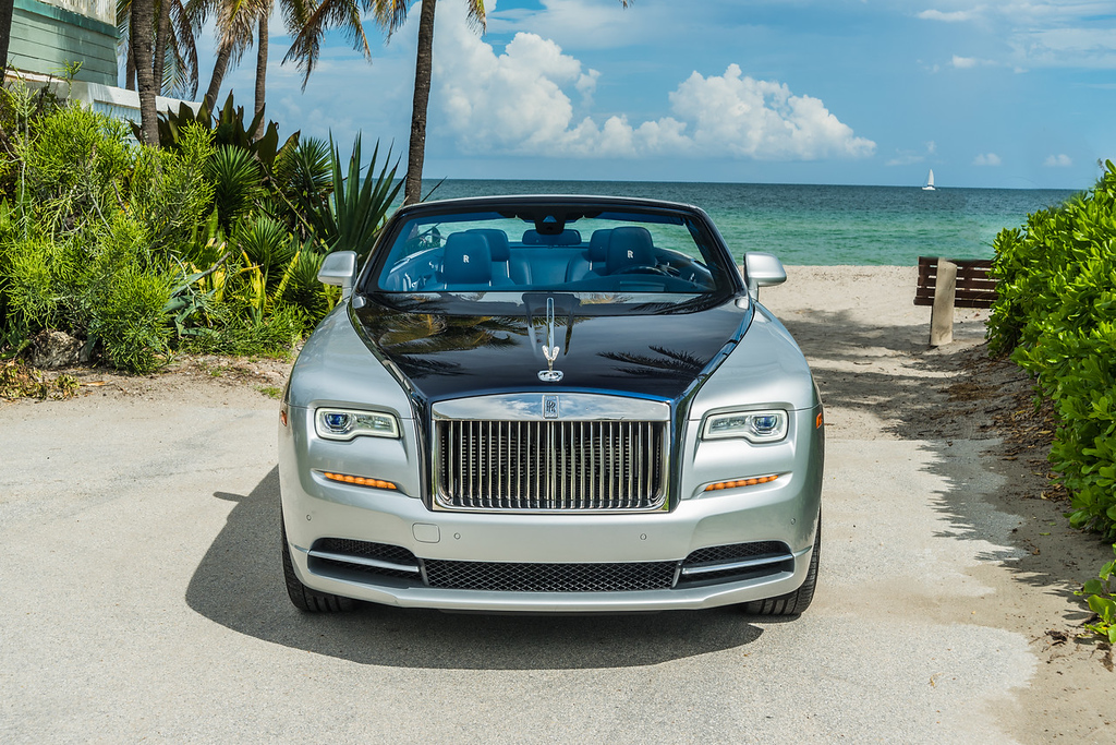 2019-ROLLS-ROYCE-DAWN-CONVERTIBLE-SILVERNAVYBLUE (11)