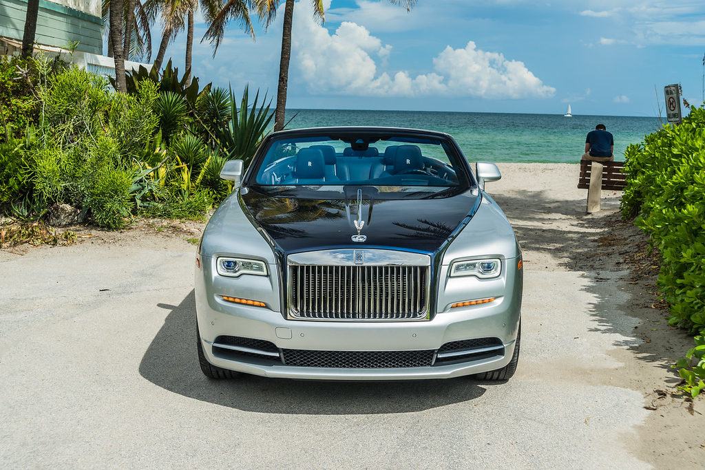 2019-ROLLS-ROYCE-DAWN-CONVERTIBLE-SILVERNAVYBLUE (12)