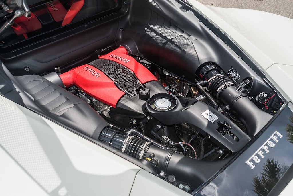 2020-FERRARI-F8 TRIBUTO WHITERED (14)