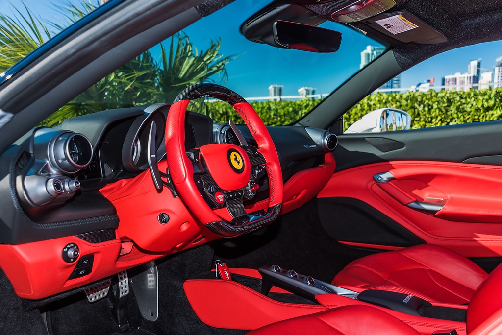 2020-FERRARI-F8 TRIBUTO WHITERED (2)