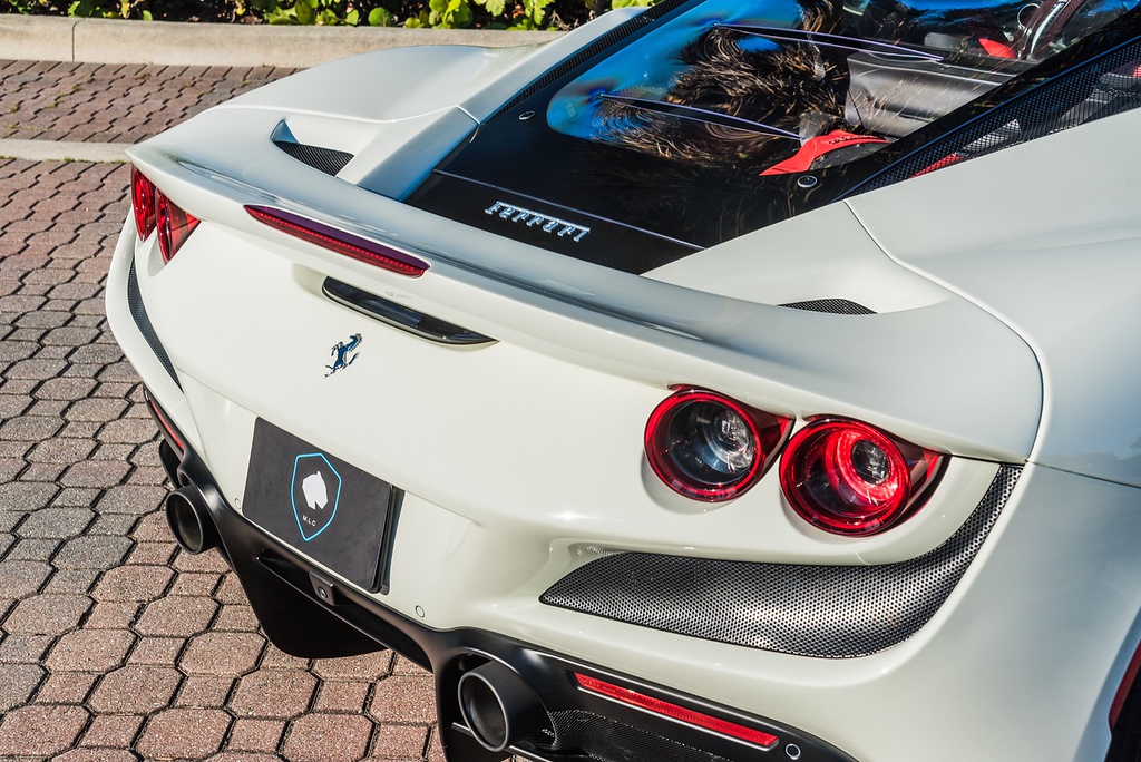 2020-FERRARI-F8 TRIBUTO WHITERED (4)