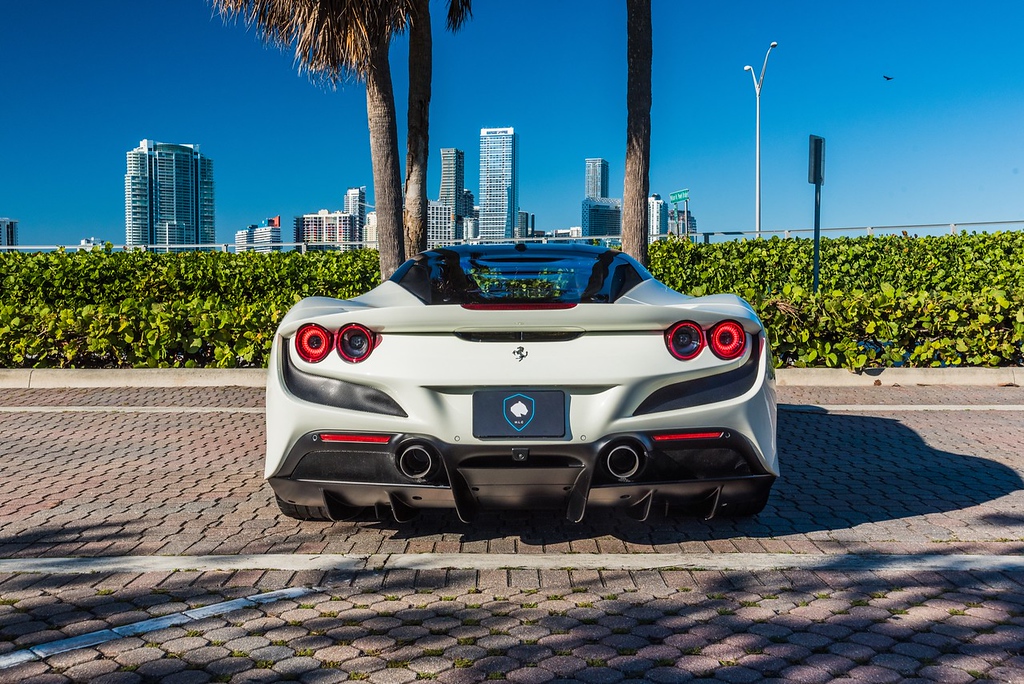 2020-FERRARI-F8 TRIBUTO WHITERED (5)