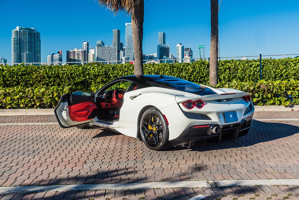 2020-FERRARI-F8 TRIBUTO WHITERED (8)