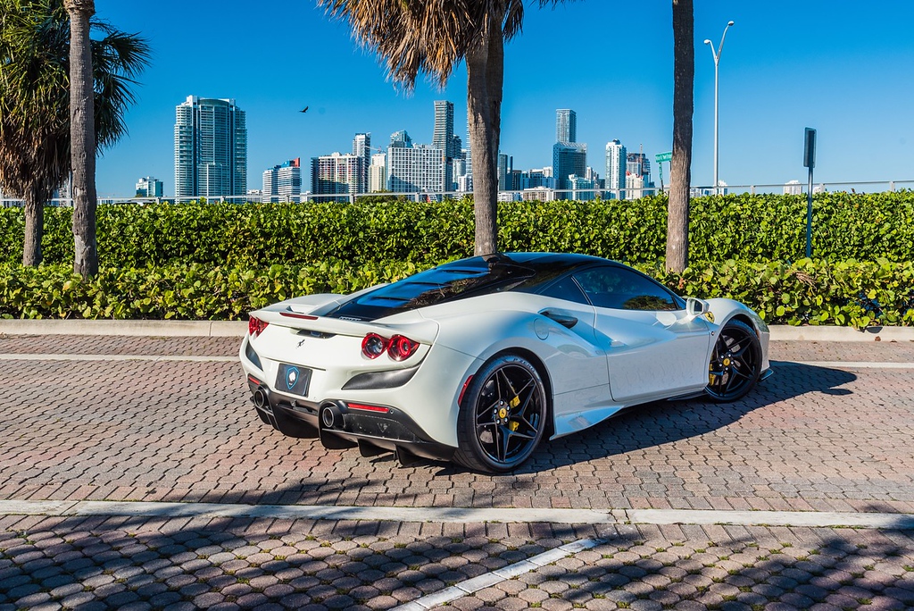 2020-FERRARI-F8 TRIBUTO WHITERED (9)