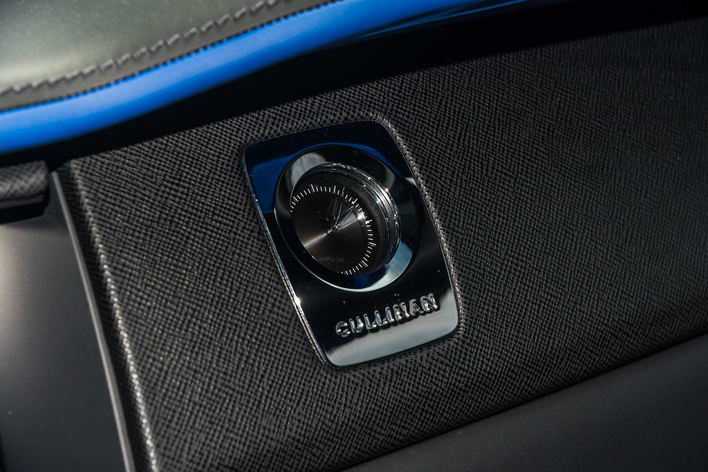 2020-ROLLS-ROYCE-CULLINAN-BLACKBLUE (24)