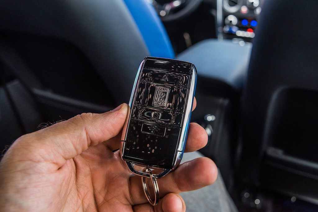 2020-ROLLS-ROYCE-CULLINAN-BLACKBLUE (38)