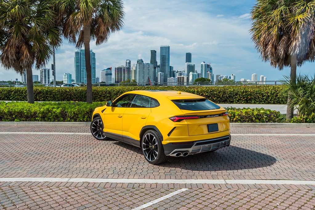 2022-LAMBORGHINI URUSYELLOWBLACK (11)