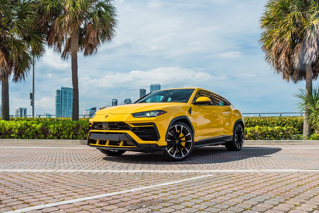 2022-LAMBORGHINI URUSYELLOWBLACK (2)
