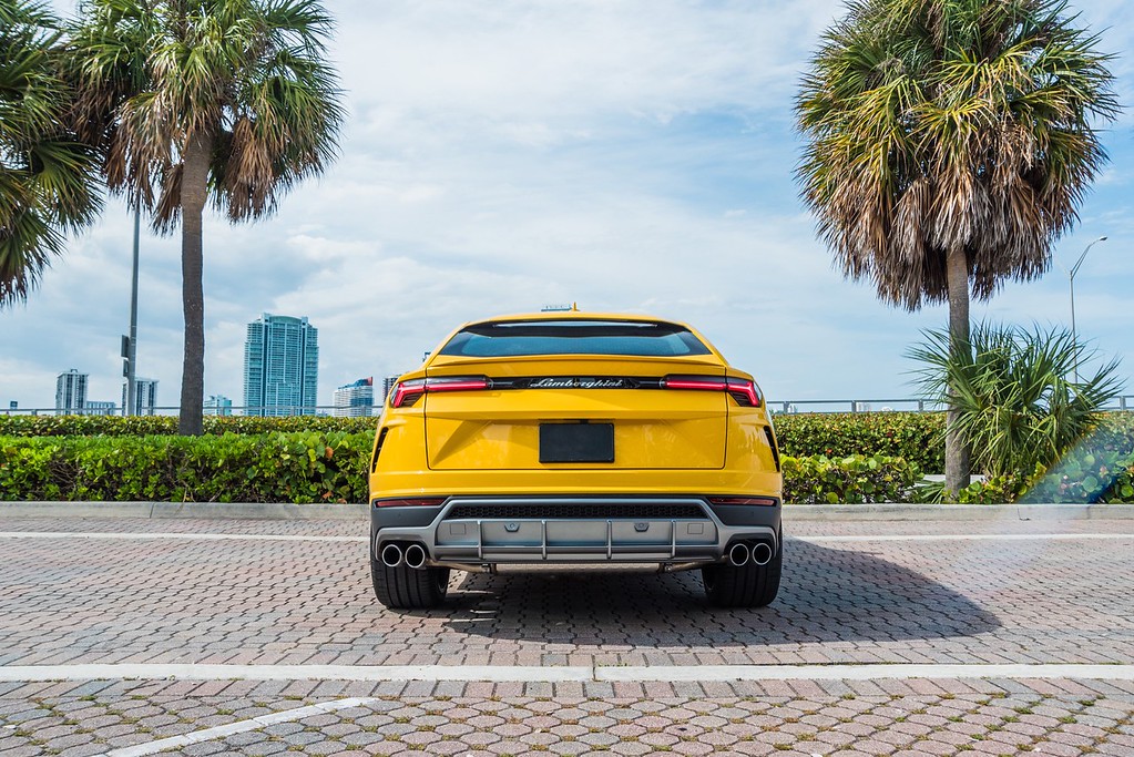2022-LAMBORGHINI URUSYELLOWBLACK (7)