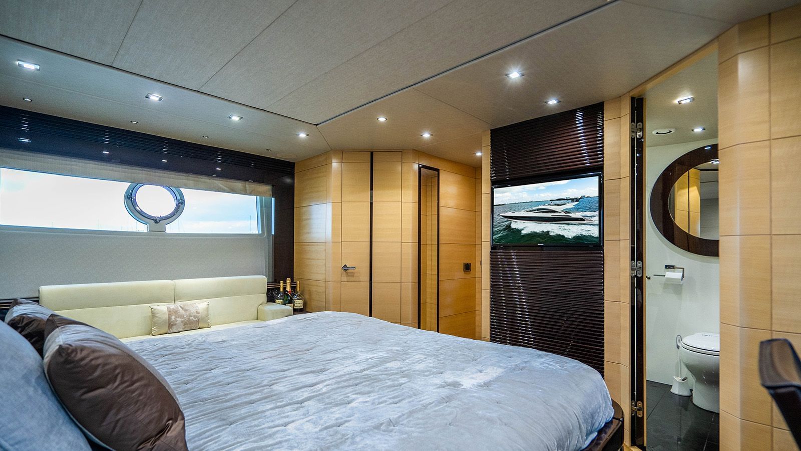 75SunseekerFlyBridge (11)