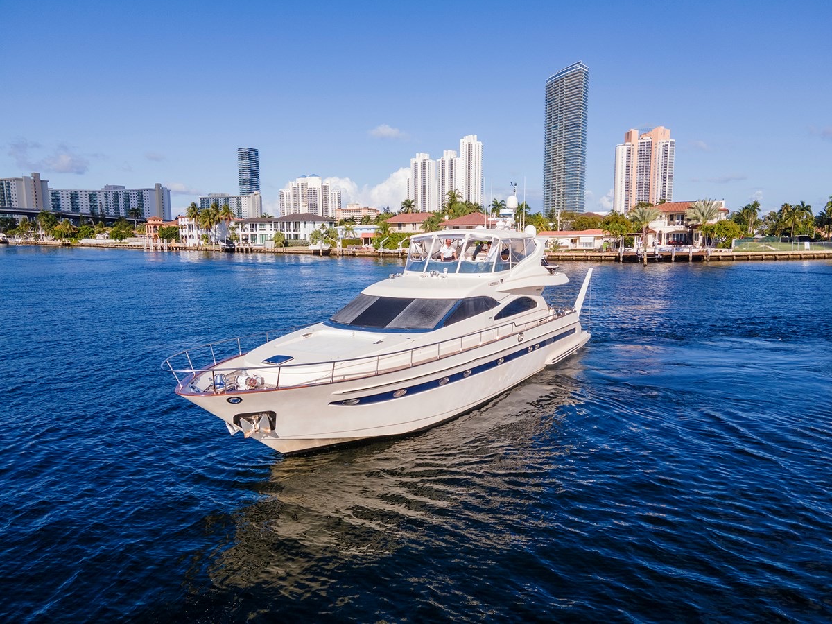 80LuxuryYacht (5)