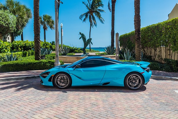 2019-MCLAREN 720S-CONVERTIBLE-BLUECREAM-3