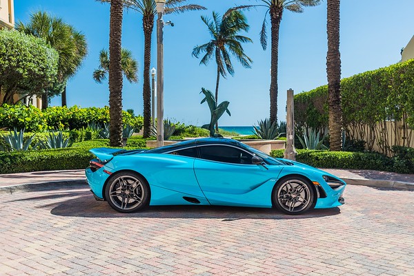 2019-MCLAREN 720S-CONVERTIBLE-BLUECREAM-4